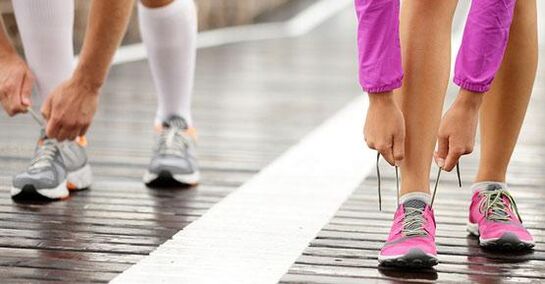 зав'язування шнурків перед бігом для схуднення