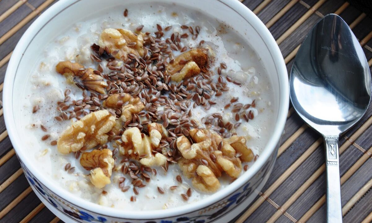 Каша з насіння льону на молоці – корисний сніданок у раціоні тих, що худнуть